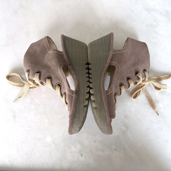 Like new! Fly London Yaba lace up wedge ankle boot suede (grey / stone / taupe) - Picture 9 of 12